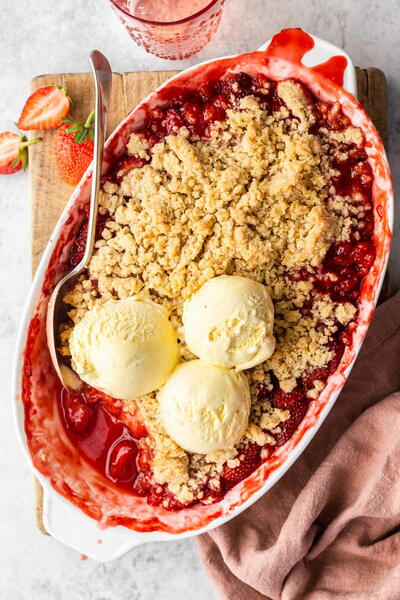 Strawberry Crumble