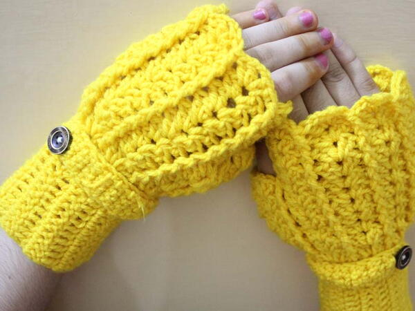 Woman Heart Touching Gloves 