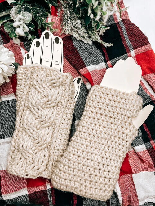 Cabled Fingerless Gloves 