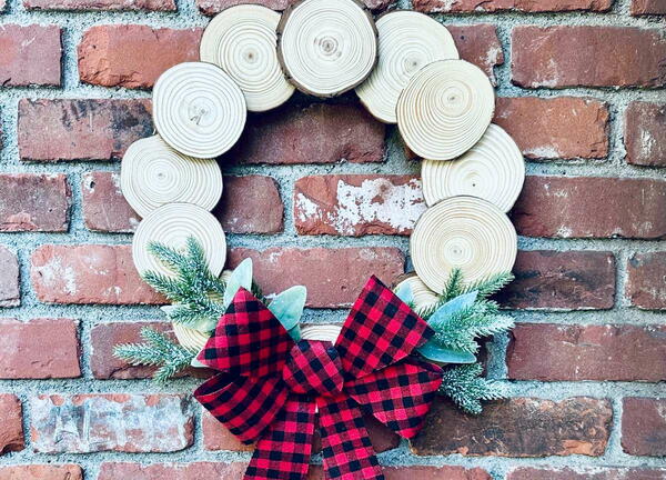 Wonderful Wood Wreath For Winter 