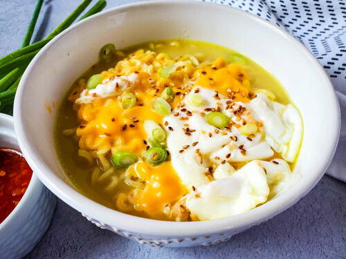 Easy And Cheesy Ramen Noodles Recipe