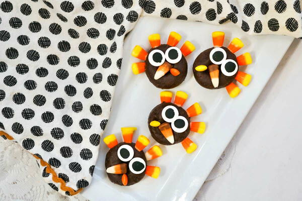 Cute Turkey Donuts For Thanksgiving Breakfast