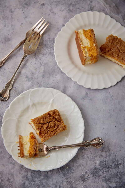 Pumpkin Cheesecake Bars