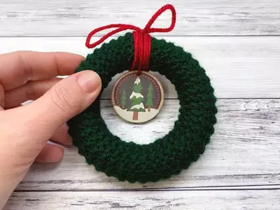 Knit Christmas Wreath Ornament