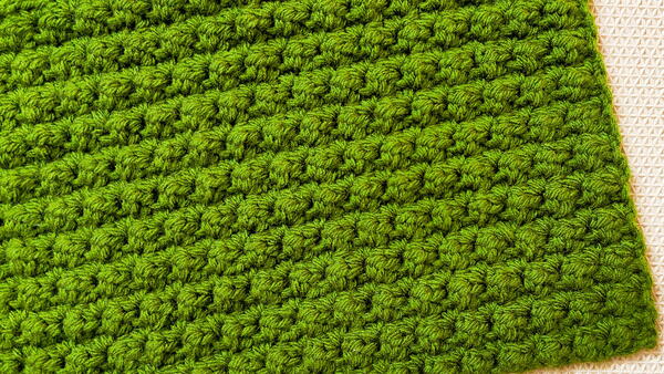 年代imple Textured One Row Repeat Crochet Blanket