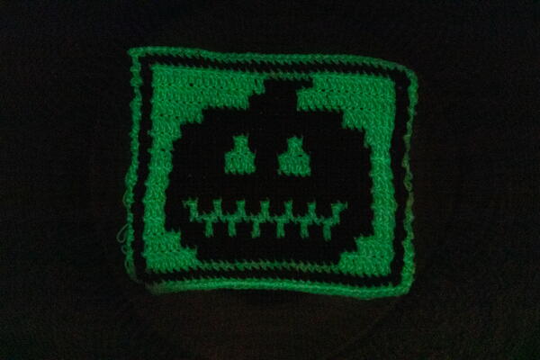 Crochet Pumpkin Jack-o-lantern Square Pattern With Glow In The Dark Yarn