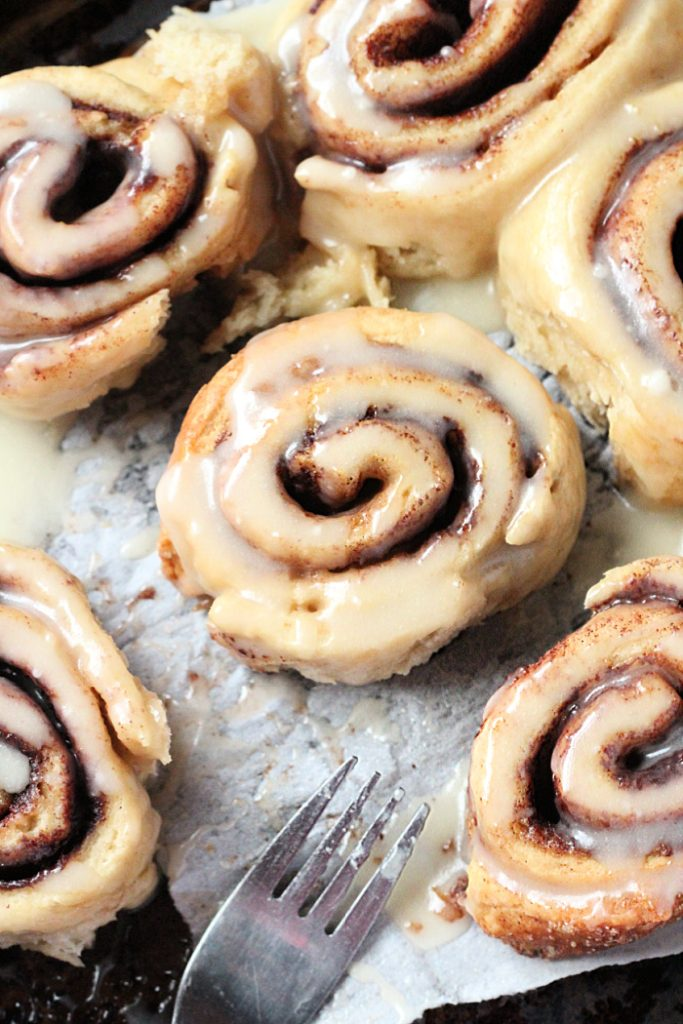 Slow Cooker Self Rising Flour Cinnamon Rolls | RecipeLion.com