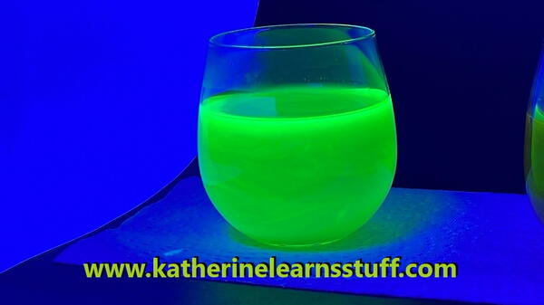 Diy Glow In The Dark Magic Potions | DIYIdeaCenter.com