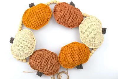 Crochet Pumpkin Garland Free Pattern
