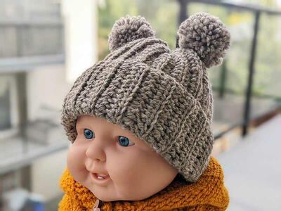 Ribbed Newborn Hat With Poms