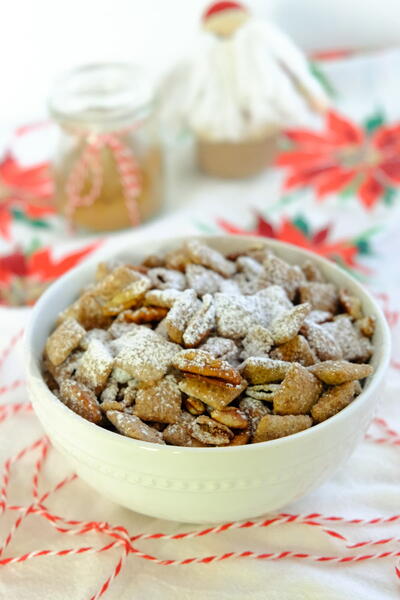 Easy Speculaas Spice Muddy Buddies - Christmas Puppy Chow Recipe
