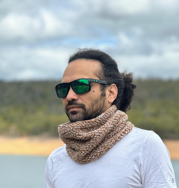 Hillside Men's Crochet Cowl