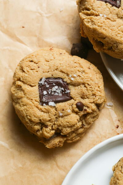 Paleo Chocolate Chip Cookies