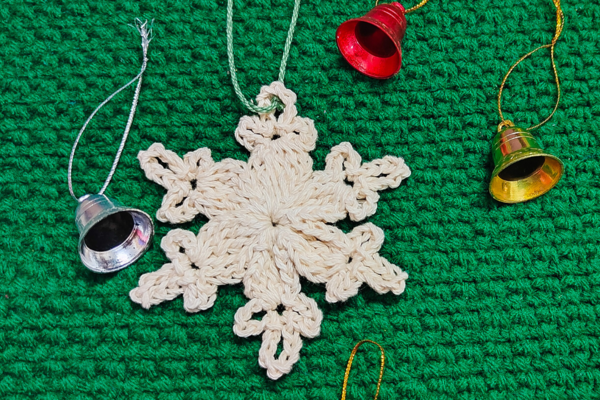 Easy One Round Crochet Snowflake 