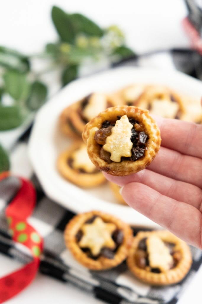 Best Ever Mini Mince Pies | TheBestDessertRecipes.com