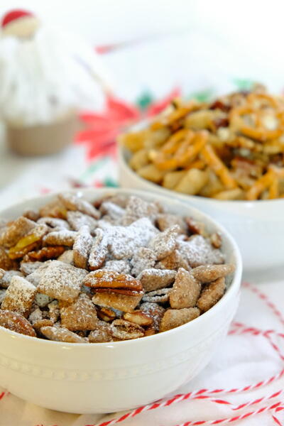Easy Speculaas Spice Muddy Buddies - Christmas Puppy Chow Recipe