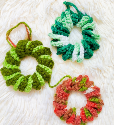 Christmas Crochet Wreath Ornament In Under 10 Minutes