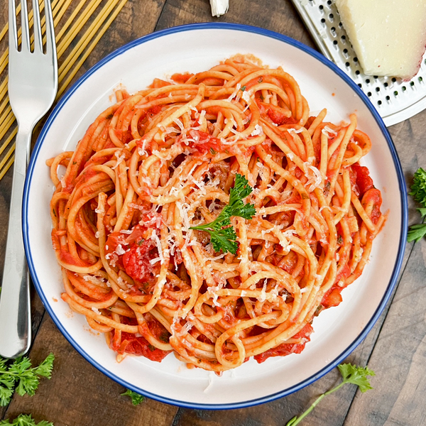 Spicy Tomato Spaghetti | Super Easy & Delicious 20 Minute Pasta