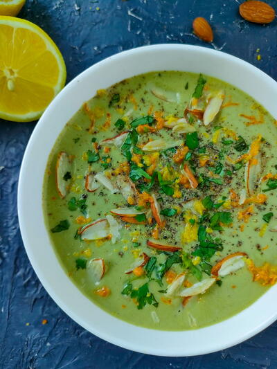Healthy And Creamy Almond Broccoli Soup