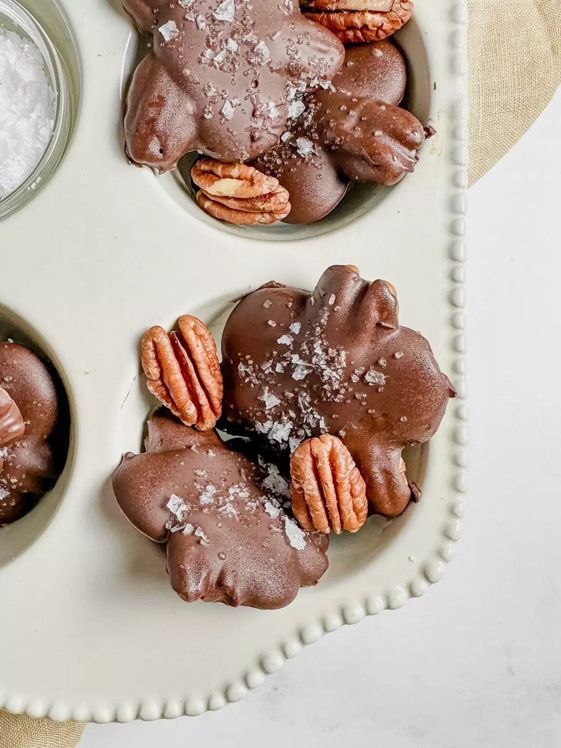 Chocolate Turtles | TheBestDessertRecipes.com