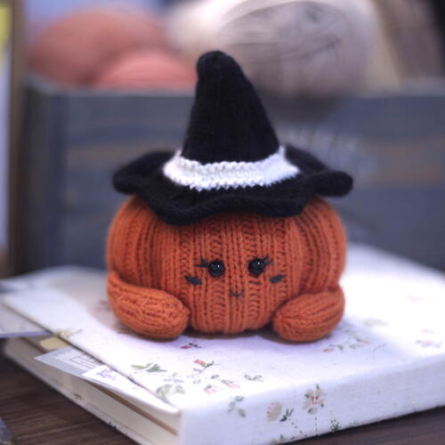Knitted Halloween Pumpkin For Beginner