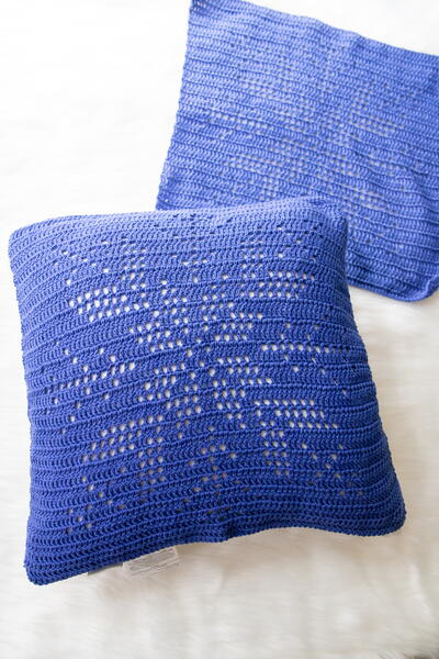 Filet Crochet Snowflake Pillow