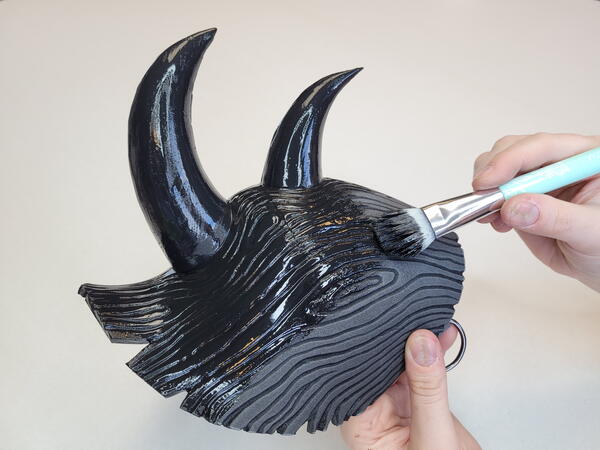 Deadly Horned Pauldrons With Wood Grain Texture | FaveCrafts.com