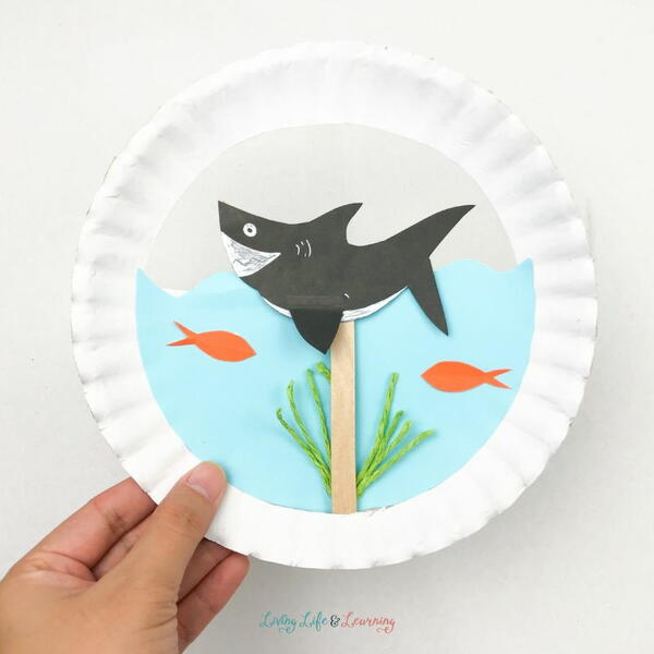 Shark Paper Plate Craft | AllFreePaperCrafts.com