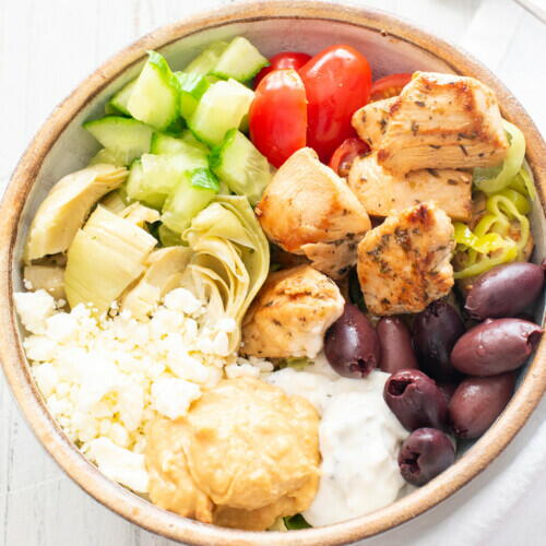 Easy Greek Chicken Bowls | RecipeLion.com