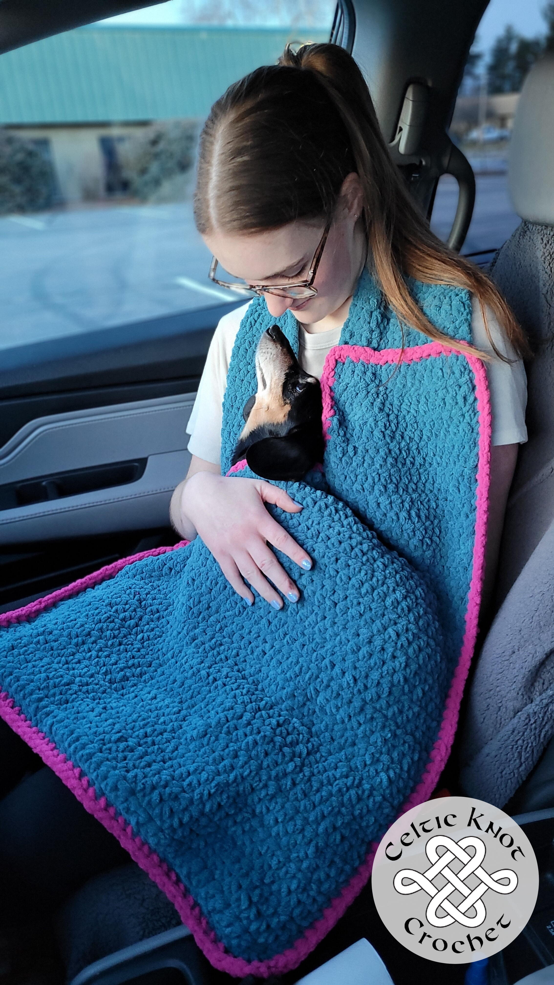 Pet Snuggle Pocket | AllFreeCrochet.com, image size:2268x4032