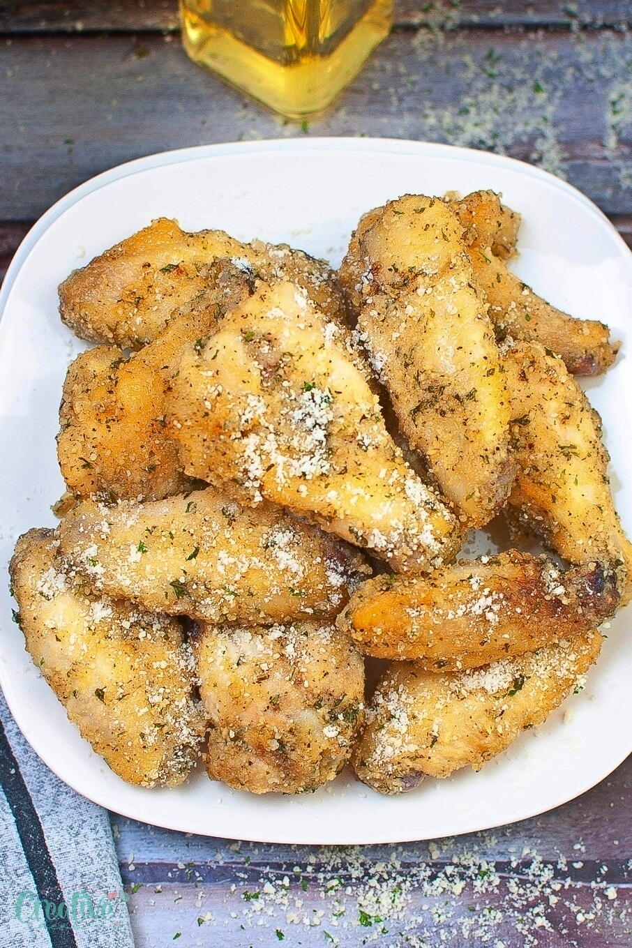 Air Fryer Garlic Parmesan Chicken Wings | CheapThriftyLiving.com