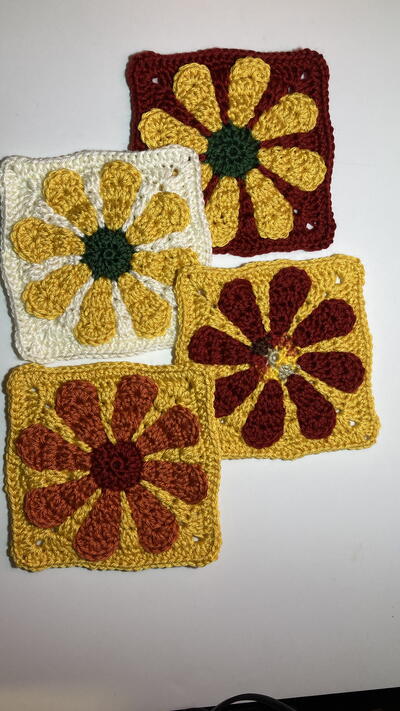 How To Crochet A Retro Daisy Granny Square Pattern
