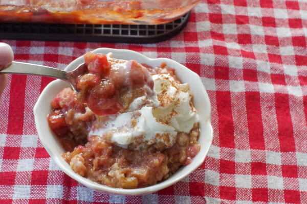 Old Fashioned Rhubarb Crumble