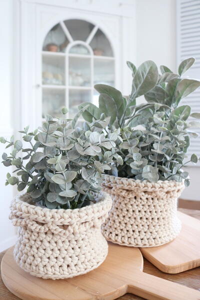Simple Scalloped Basket