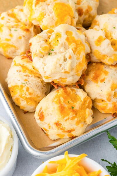 Cheddar Garlic Biscuits