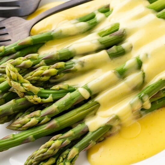 Asparagus With Hollandaise Sauce | RecipeLion.com
