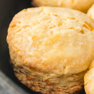 Roadhouse Skillet Buttermilk Biscuits