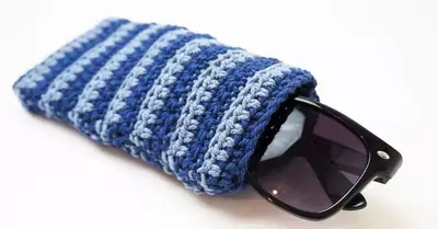 Crochet Striped Sunglasses Pouch – Free Crochet Pattern