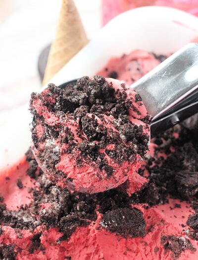 No Churn Red Velvet Oreo Ice Cream