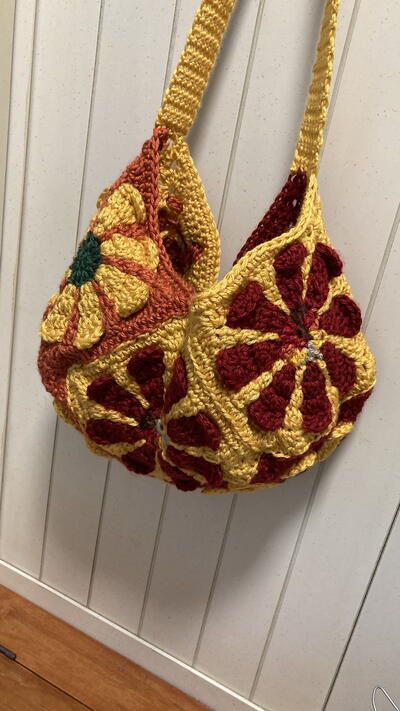 Granny Square Daisy Tote Bag Crochet Pattern