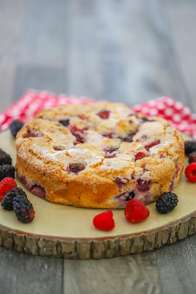 Easy Berry Coffee Cake