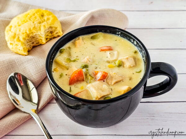 Slow Cooker Chicken Pot Pie Soup