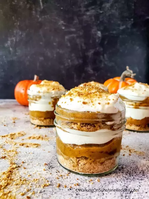 Mason Jar Pumpkin Cheesecake