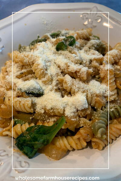 Summer Fresh Tomato, Spinach, And Onion Pasta Recipe