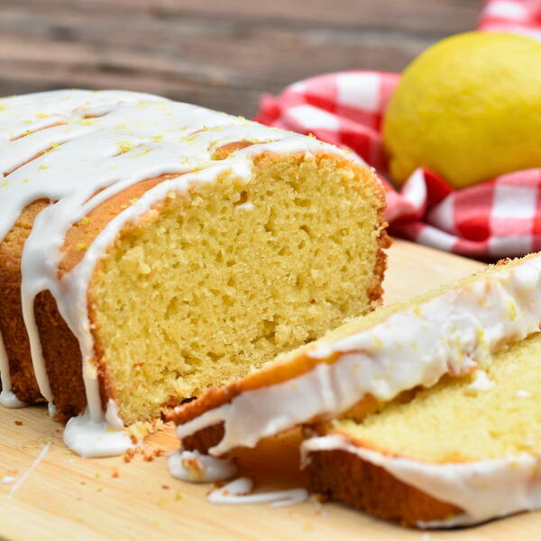 Moist Lemon Pound Cake