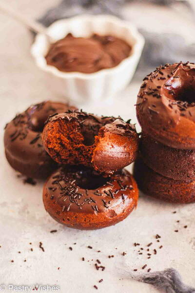  Easy Baked Chocolate Cake Donuts