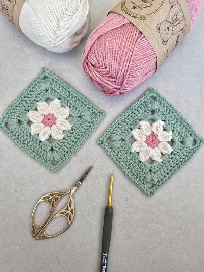 Daisy Granny Square