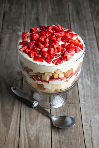 Strawberry Angel Food Cake Dessert