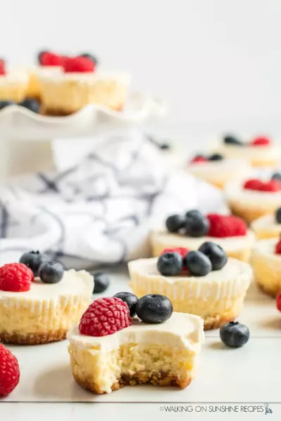 Mini Cheesecakes With Fresh Berries