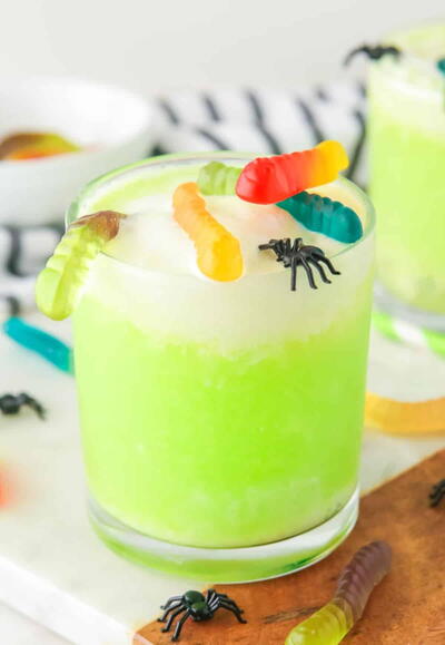 Easy Spooky Halloween Punch For Kids (3 Ingredients!)